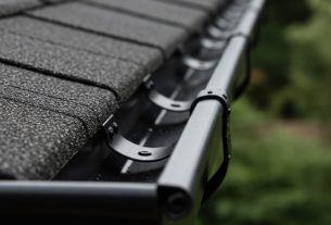 Serviços de Calhas no Centro Cívico