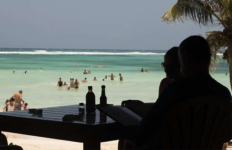 swimming with Akumal tartarugs