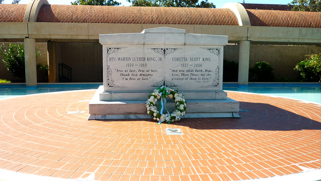 Tomb of Martin Luther King and Coretta - The house in which Martin Luther King was born (Photo: This World is Ours)