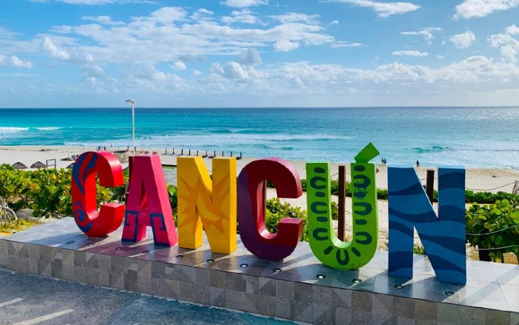 Cancun sign at Playa Delfines