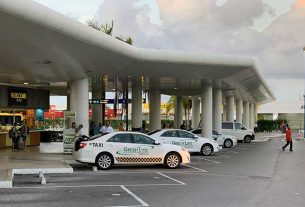 Táxis no aeroporto de Cancún (Foto: Esse Mundo É Nosso)