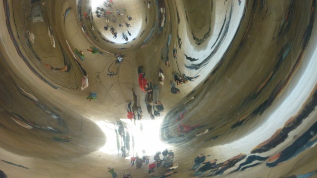 Cloud Gate (The Bean) - Millenium Park - Chicago (Photo: This World is Ours)