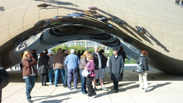 Cloud Gate (The Bean) - Millenium Park - Chicago (Photo: This World is Ours)