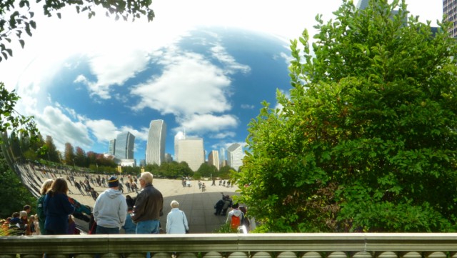 Cloud Gate (The Bean) - Millenium Park - Chicago (Photo: This World is Ours)