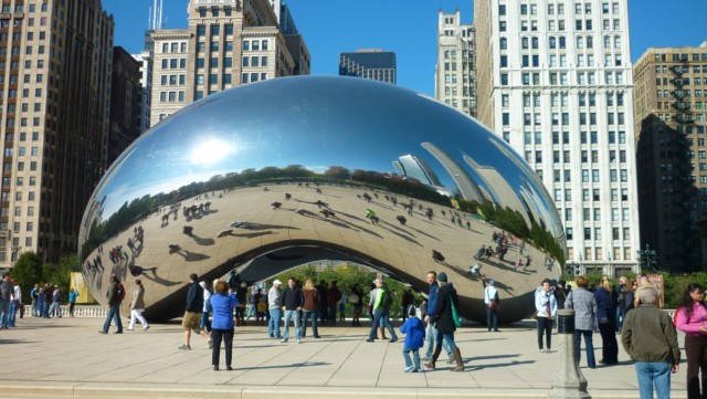 Cloud Gate (The Bean) - Millenium Park - Chicago (Photo: This World is Ours)