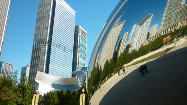 Cloud Gate (The Bean) - Millenium Park - Chicago (Photo: This World is Ours)