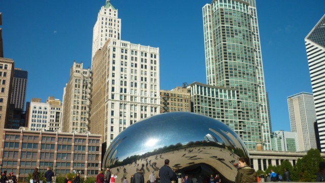 Cloud Gate (The Bean) - Millenium Park - Chicago (Photo: This World is Ours)