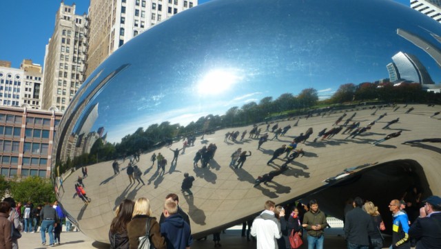 Cloud Gate (The Bean) - Millenium Park - Chicago (Photo: This World is Ours)