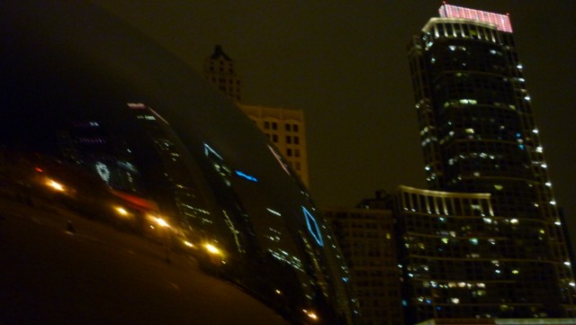 Cloud Gate (The Bean) - Millenium Park - Chicago (Photo: This World is Ours)