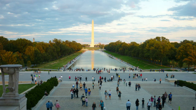 Find out what to do in Washington DC: View of the Lincoln Memorial (Photo: This World is Ours)