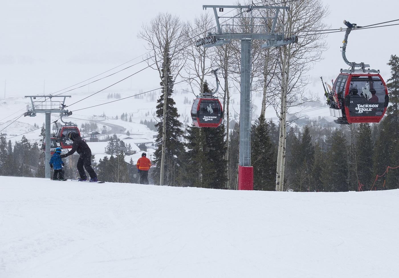 How to learn to ski in the United States