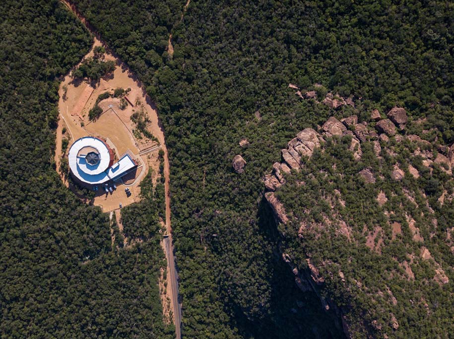 Serra da Capivara Museum, area view, surrounded by the green of the caatinga