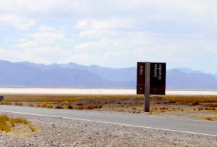 Discover Salinas Grandes, the salt desert in Argentina