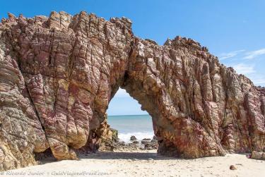 Photo Pedra Furada, in Jericoacoara, CE – Photo Credit: © Ricardo Junior Fotografias.com.br