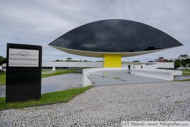 Photo of the Niemeyer Museum, in Curitiba, PR – Photo Credit: © Ricardo Junior Fotografias.com.br