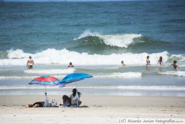 Foto von Praia Mar de Fora das Encantadas, auf Ilha do Mel, PR – Bildnachweis: © Ricardo Junior Fotografias.com.br