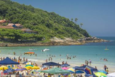 Photo of Praia Quatro Ilhas, in Bombinhas, SC – Photo Credit: © Ricardo Junior Fotografias.com.br