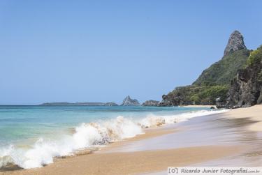 Photo de Praia da Cacimba do Padre, à Fernando de Noronha, PE – Crédit photo : © Ricardo Junior Fotografias.com.br