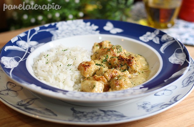 Creamy Chicken with Gorgonzola Cheese Sauce – Panelaterapia