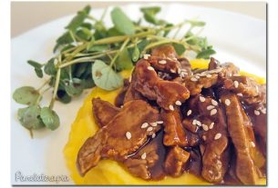 Spicy Pork with Cassava Puree – Panelaterapia