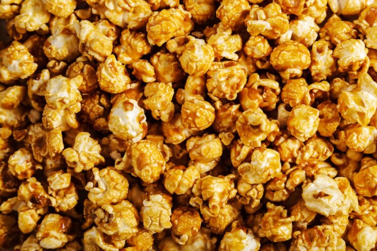 How to make sweet popcorn?  Learn the classic recipe for this treat