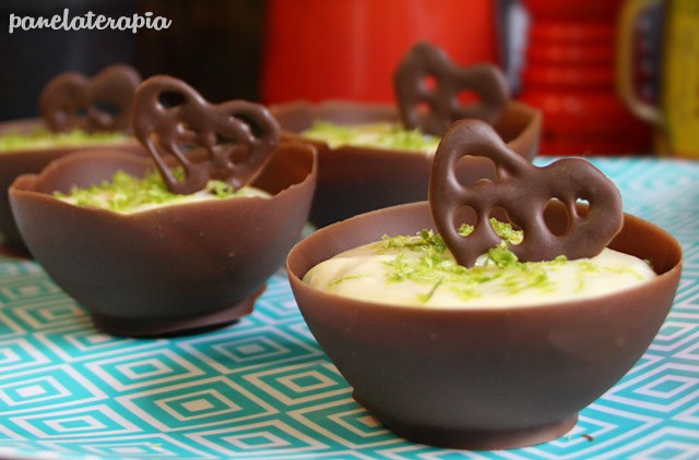 Lemon Mousse in a Chocolate Shell – Panelaterapia