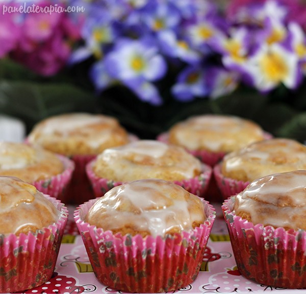 Banana Cupcake with Dulce de Leche Filling – Panelaterapia