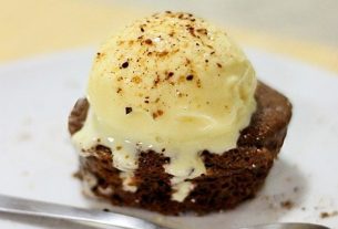 Ovaltine cupcake with ice cream – Panelaterapia