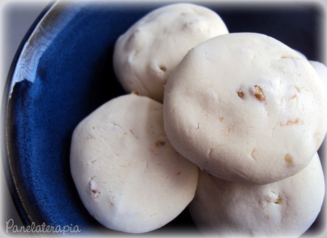 Condensed Milk Cookie with Nuts – Panelaterapia