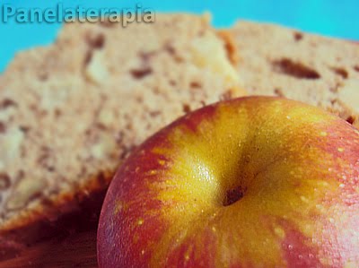 Wholemeal Apple and Walnut Cake – Panelaterapia