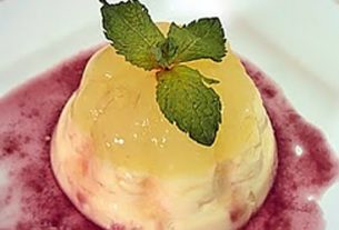 Pineapple Dessert with Raspberry Syrup – Panelaterapia