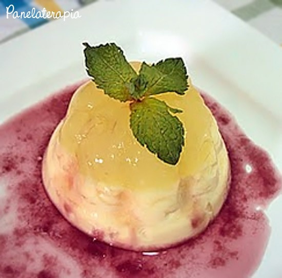 Pineapple Dessert with Raspberry Syrup – Panelaterapia