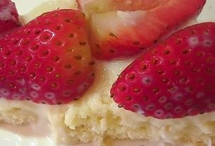 Light Strawberry Pie – Panelaterapia