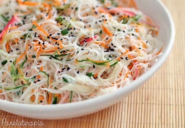 Rice Noodle Salad – Panelaterapia