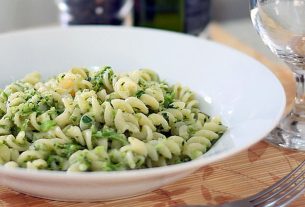 Broccoli and Leek Pesto Pasta – Panelaterapia