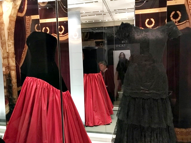 exhibition of princess diana's dresses