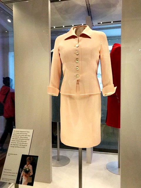 exhibition of princess diana's dresses