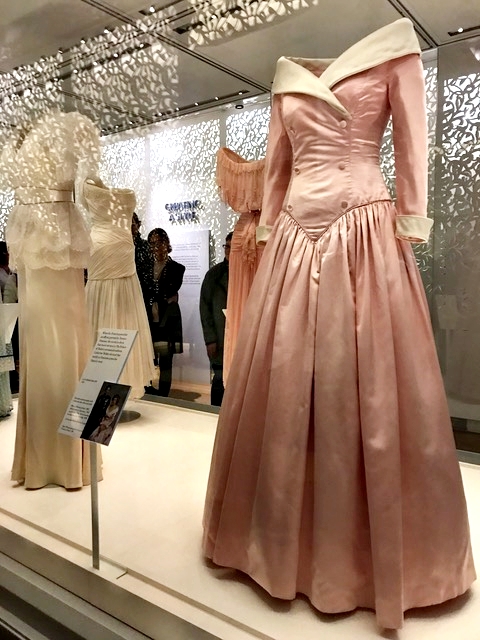 exhibition of princess diana's dresses