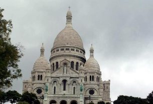 Montmartre, the charming bohemian neighborhood of Paris