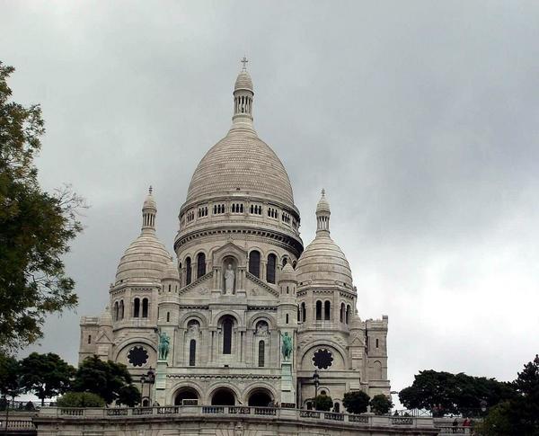 Montmartre, the charming bohemian neighborhood of Paris