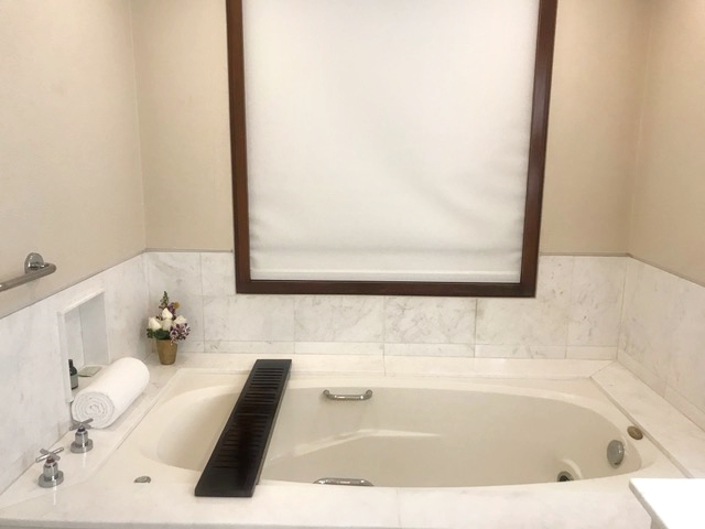 marble bathtub