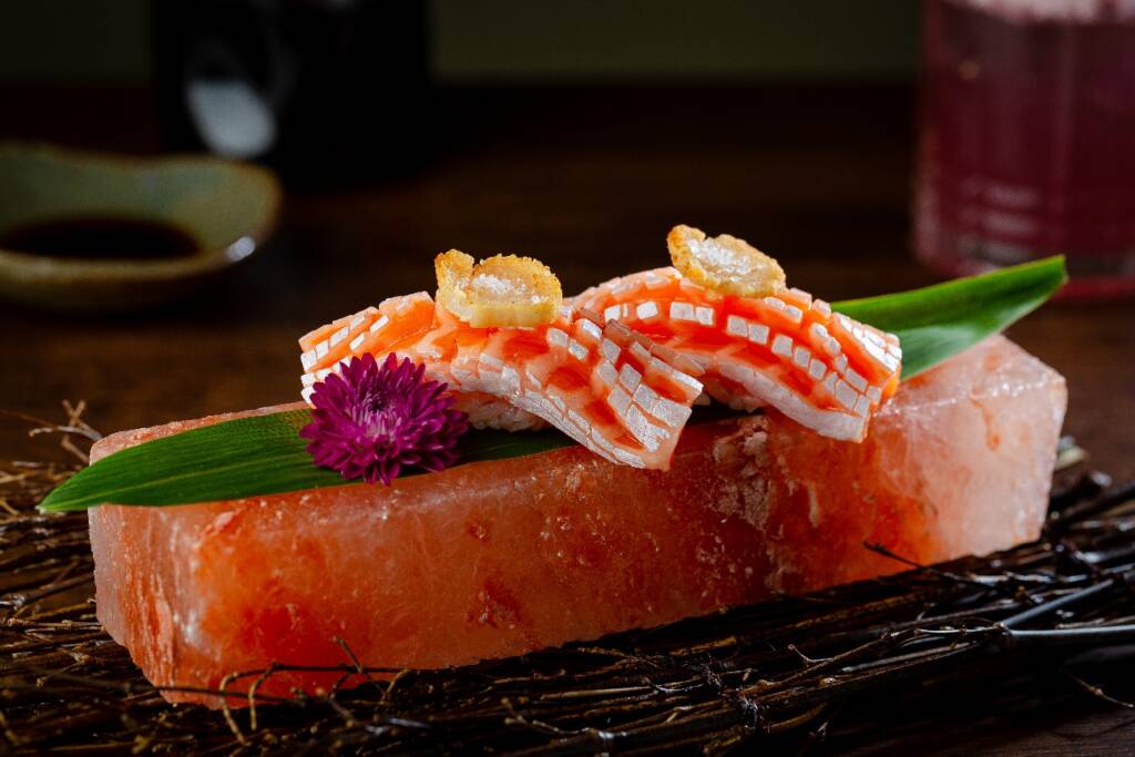 salmon nigiri with roe