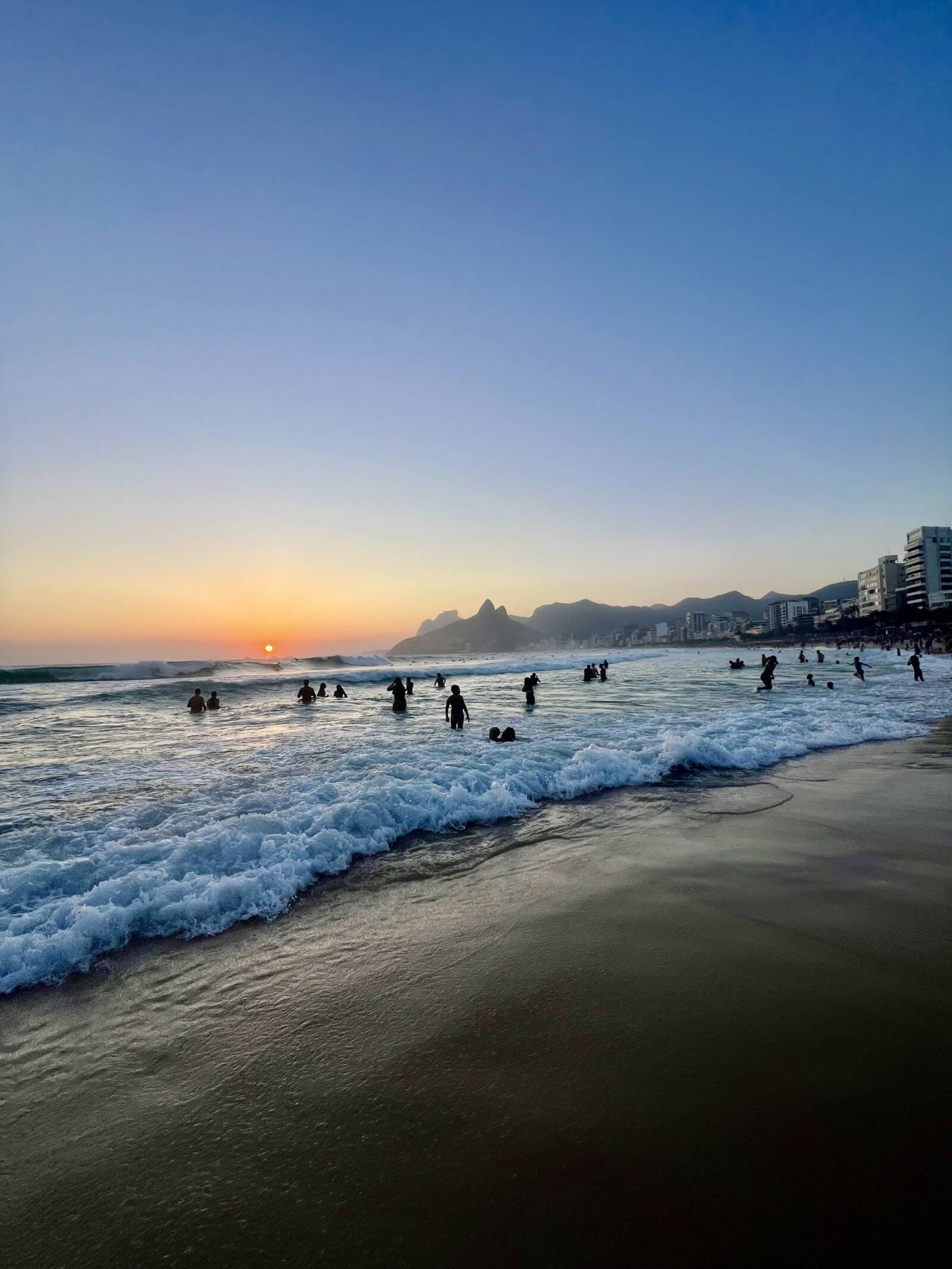 Personalities reveal what to do on holiday in Rio: restaurants, bars and tours