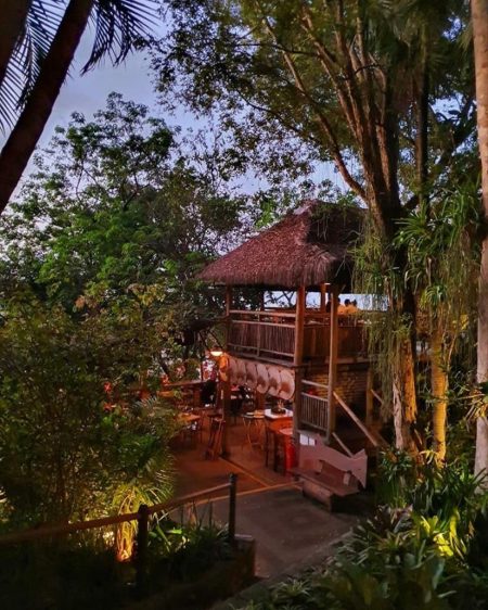 Restaurante con vista a Río