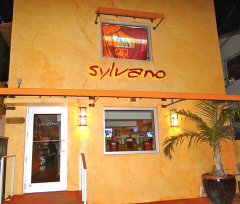 An Italian restaurant and sports bar in Miami: Sylvano