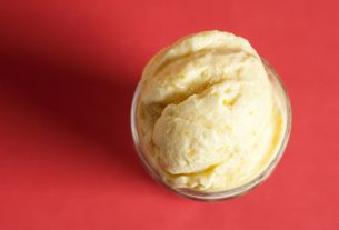 Creamy Orange Ice Cream |  PratoFundo