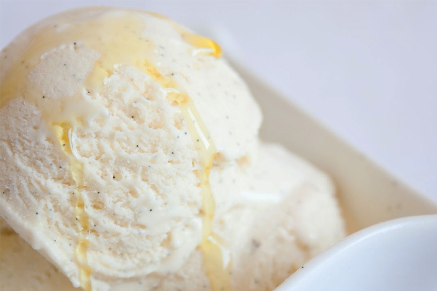 Homemade Vanilla Ice Cream |  PratoFundo