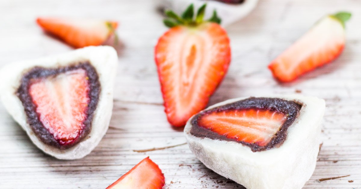 Ichigo Daifuku: Mochi with Anko and Strawberry