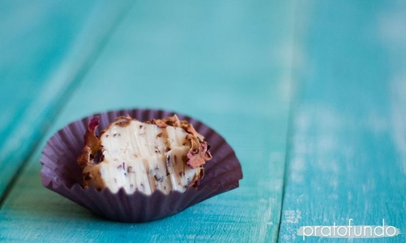 White Chocolate Truffle with Pink Bites showing the clear interior