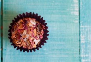 White Chocolate Truffle with Rose